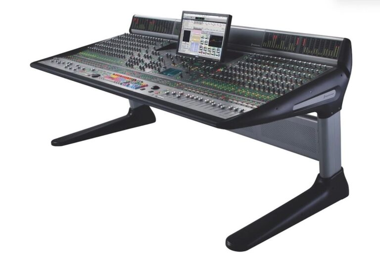 "Neyrinck Brings Back Avid D-Control: Is This Revival What Modern Studios Need?"